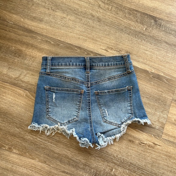 DENIM SHORTS (1/25) - Picture 4 of 7
